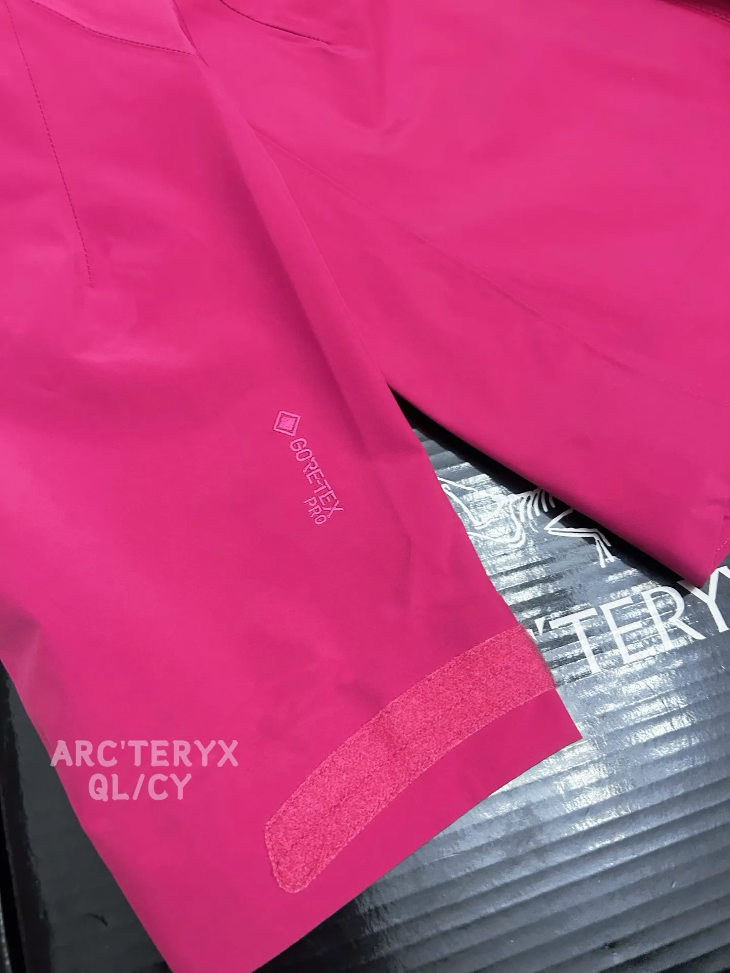 Quality Arcteryx Alpha Series Sv 7 GORE-TEX Pro Logo ：X 000007555 Quality ！ low 24SS Arc‘teryx ， 6 ， ， ， ！ Recco ， ， ！ . ， .！ ， Quality， . ！ ！ ！ ！ GORE-TEX 3.0 Logo ， ， ， ， ， ， ， ， 。 ， Black！ ！ Red Blue！ ！ ！ Size：S-XXL ： / / / / / / Gray/ / / ：76 78 80 82 84 ：60 62 64 66 68 ：47 48 49 50 51 S 90-120 M 120-140 L 140-160 XL 160-180 XXL 180